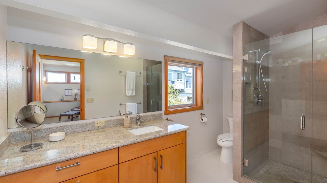 Photo of Bathroom in Manzanita