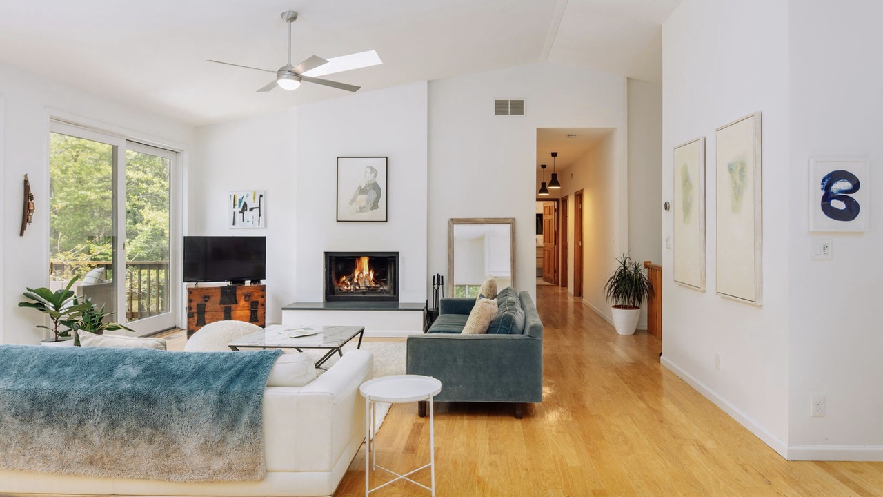 Photo of Livingroom in Saugerties