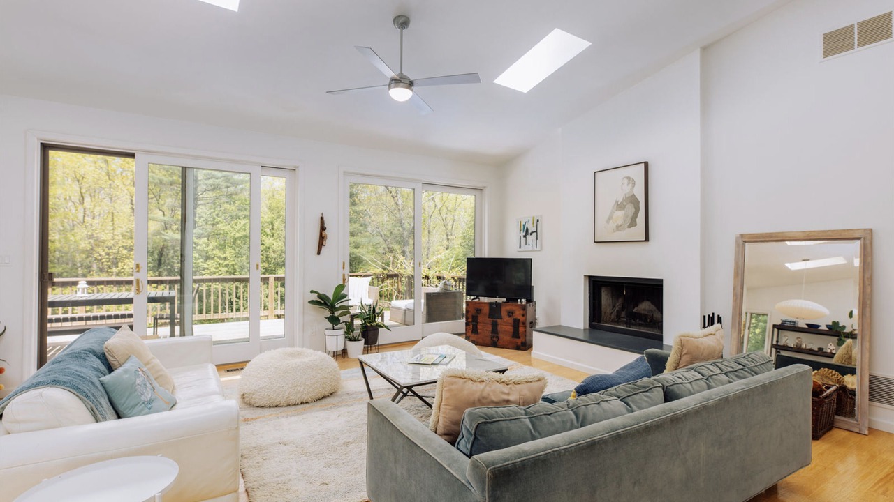 Photo of Livingroom in Saugerties