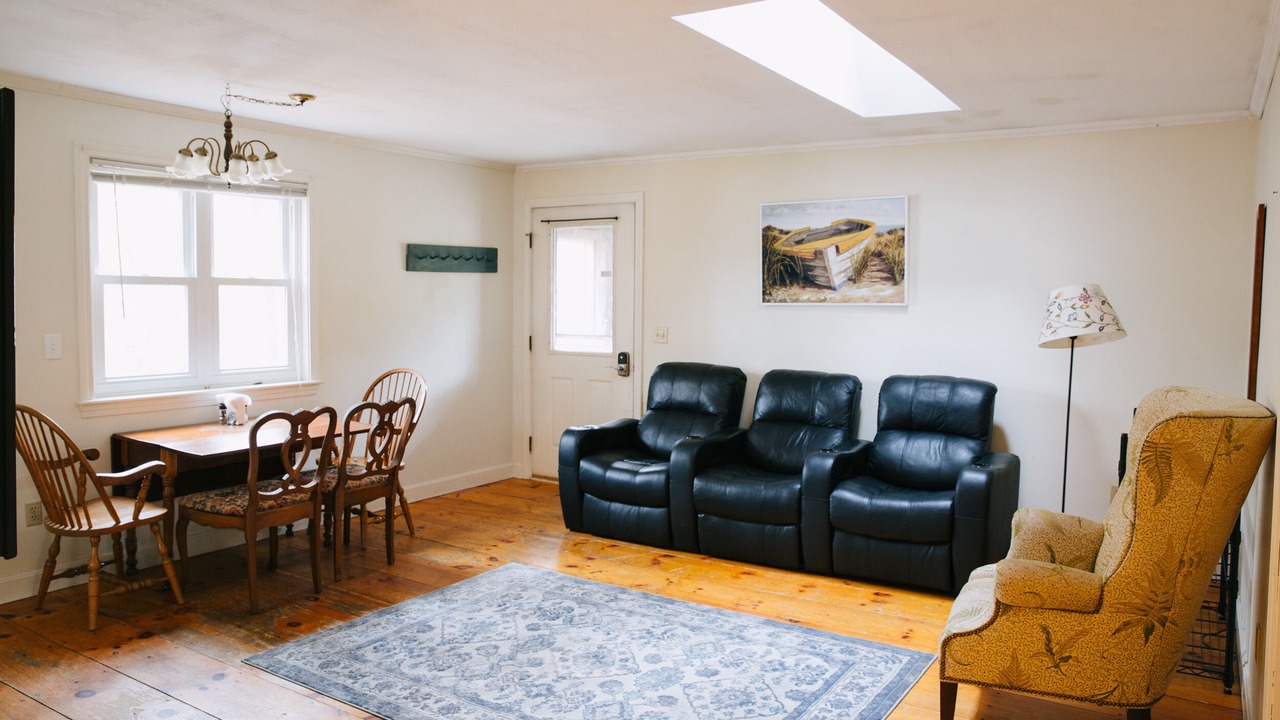 Photo of Livingroom in Sunapee