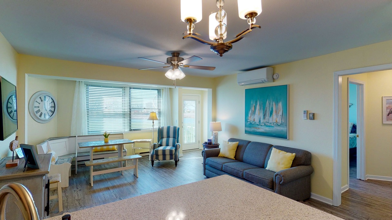Photo of Livingroom in Oak Harbor