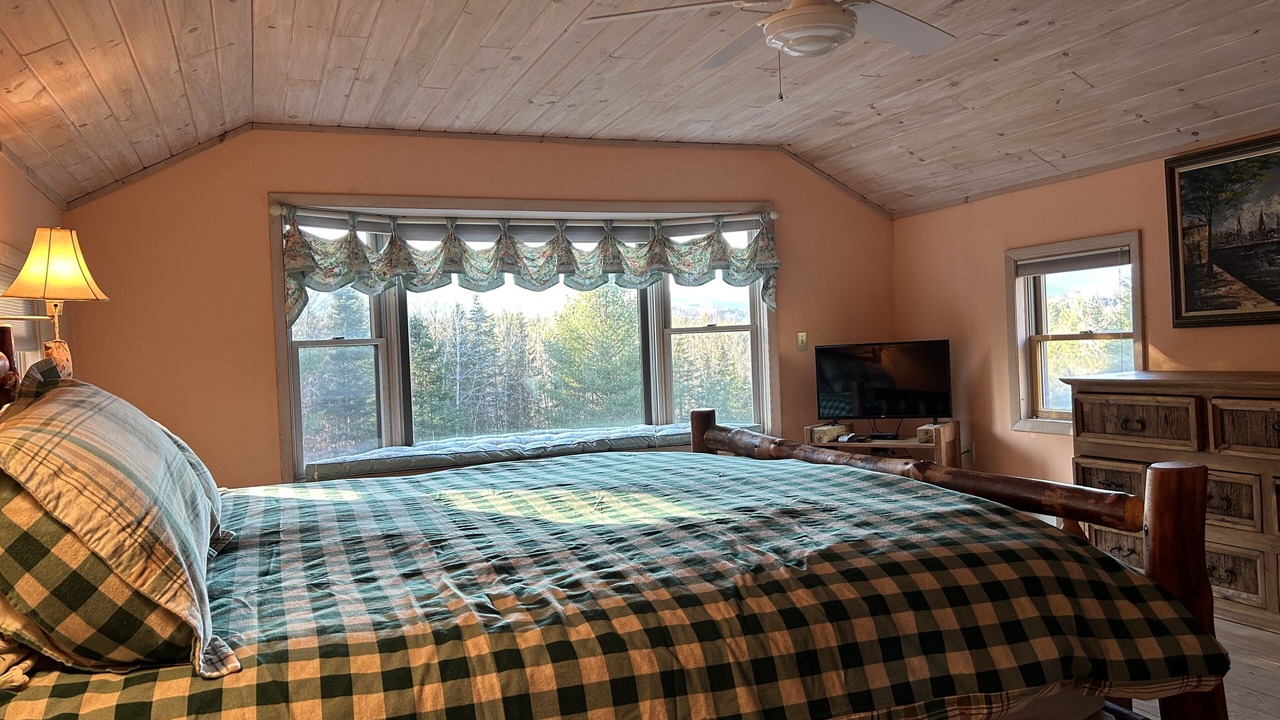 Photo of Bedroom in Johnsburg