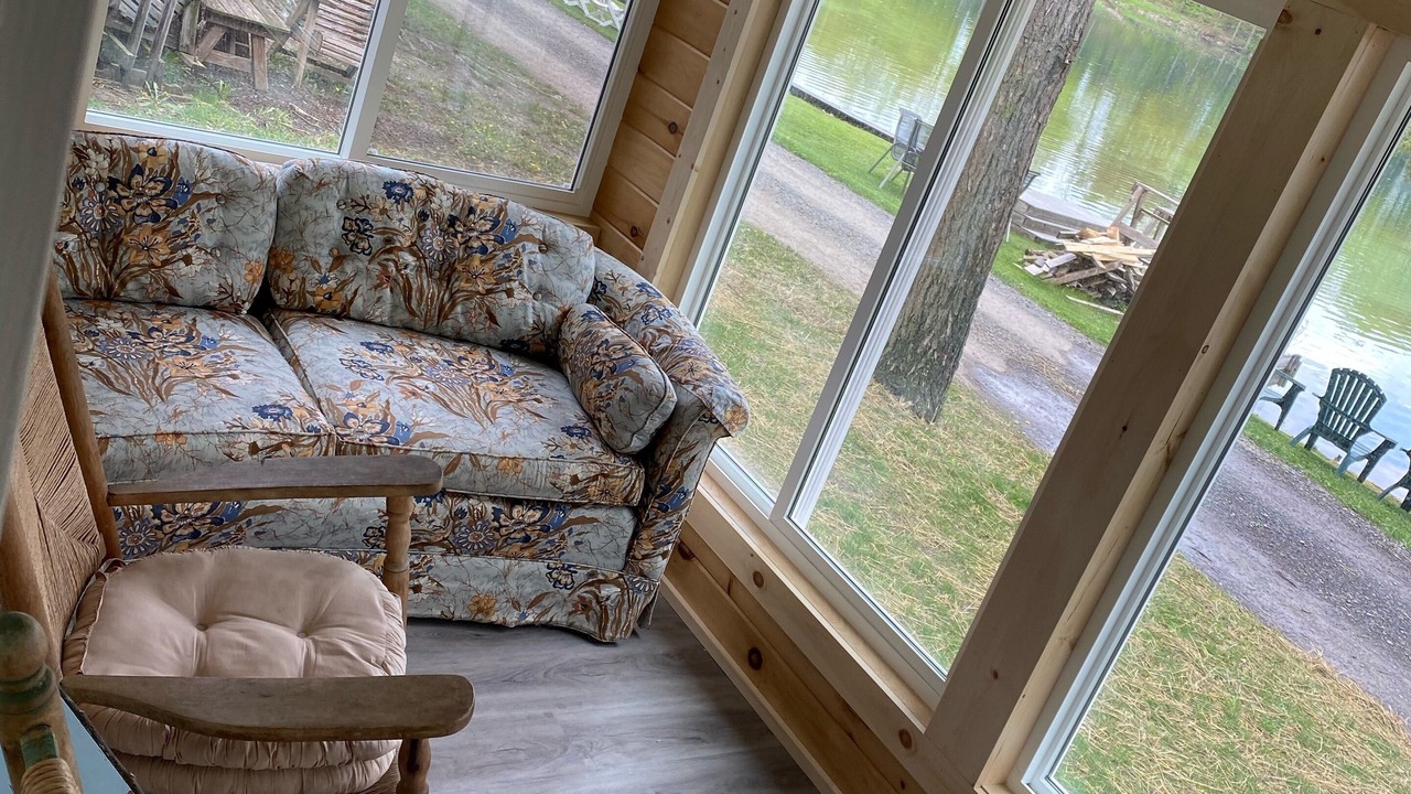 Photo of Livingroom in Tully