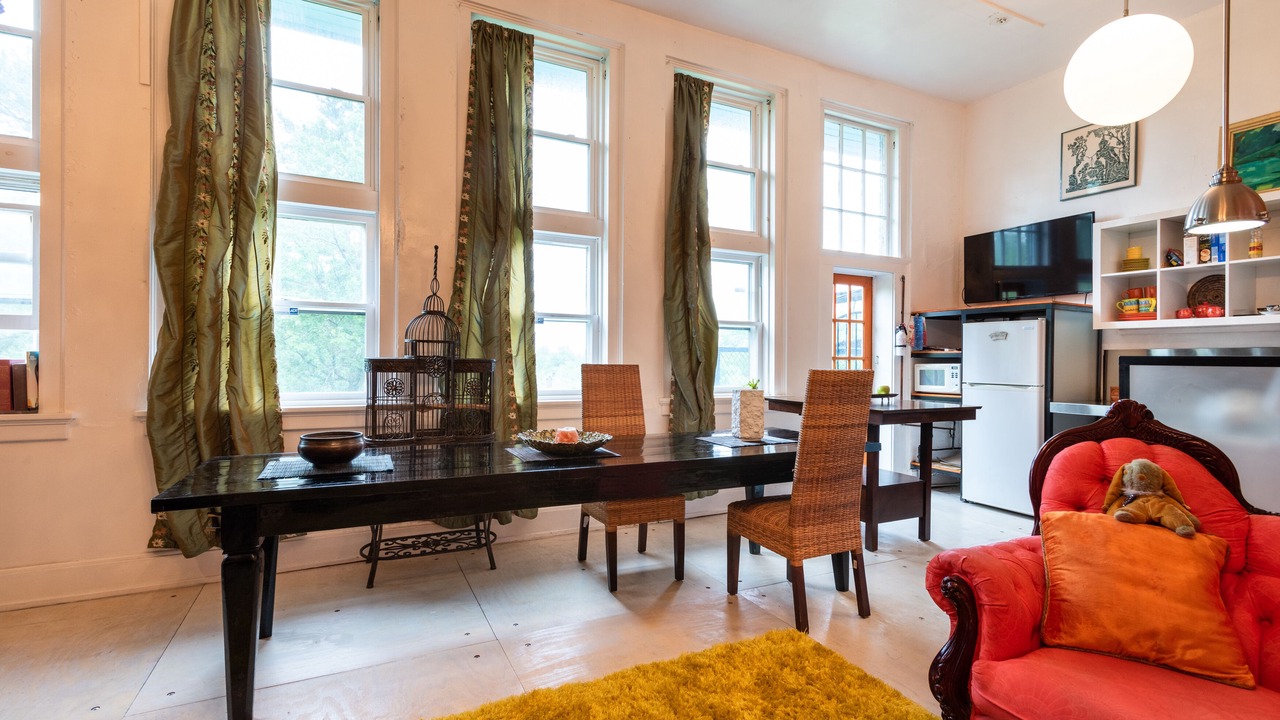Photo of Livingroom in Hudson