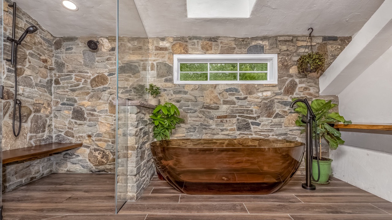 Photo of Bathroom in Gardiner
