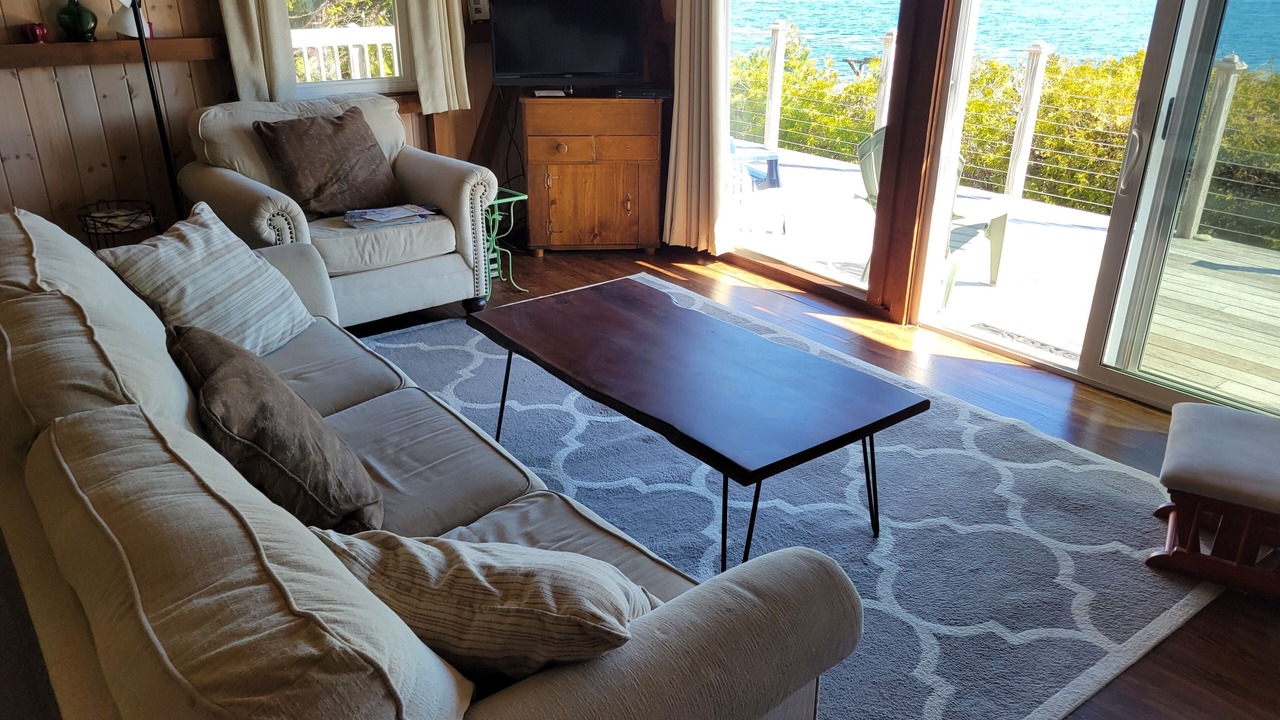 Photo of Livingroom in Hall Quarry
