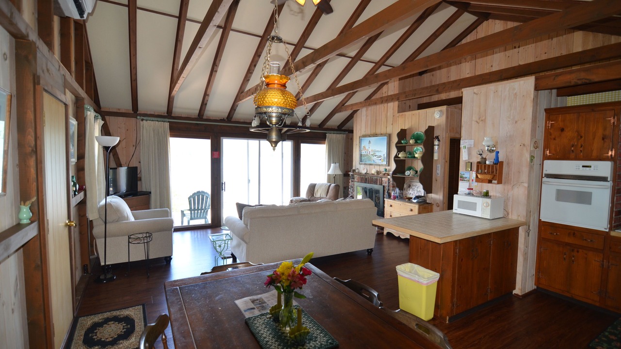 Photo of Livingroom in Hall Quarry