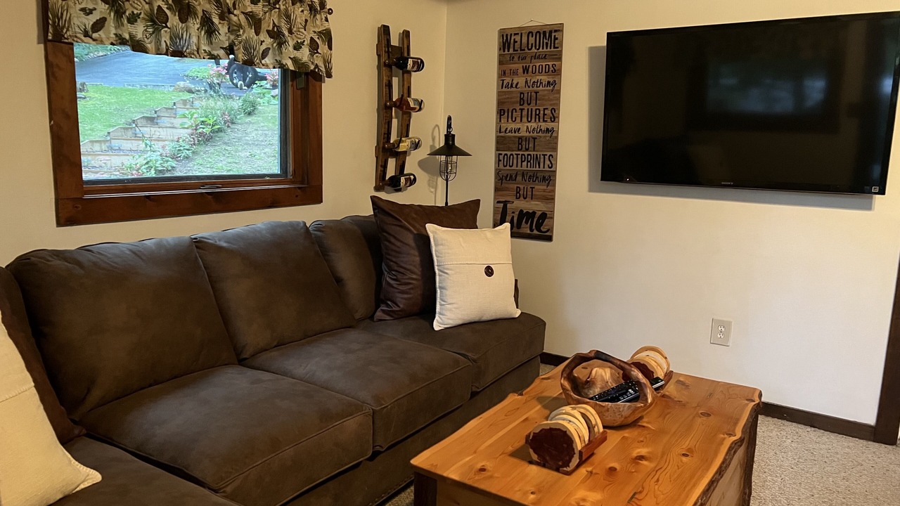 Photo of Livingroom in Bolton Landing