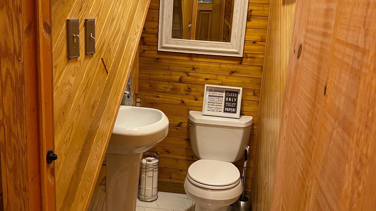 Photo of Bathroom in Mill Run