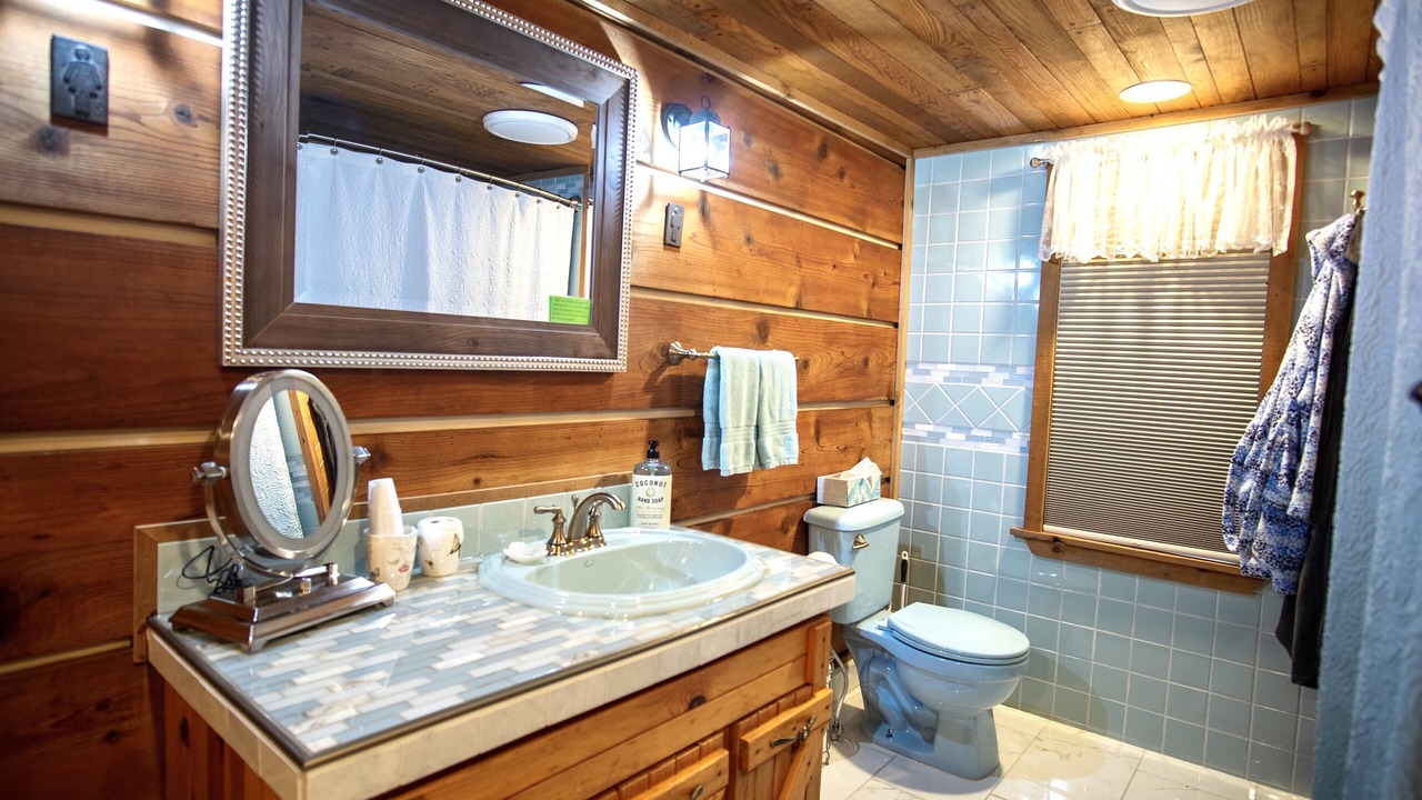 Photo of Bathroom in Mill Run