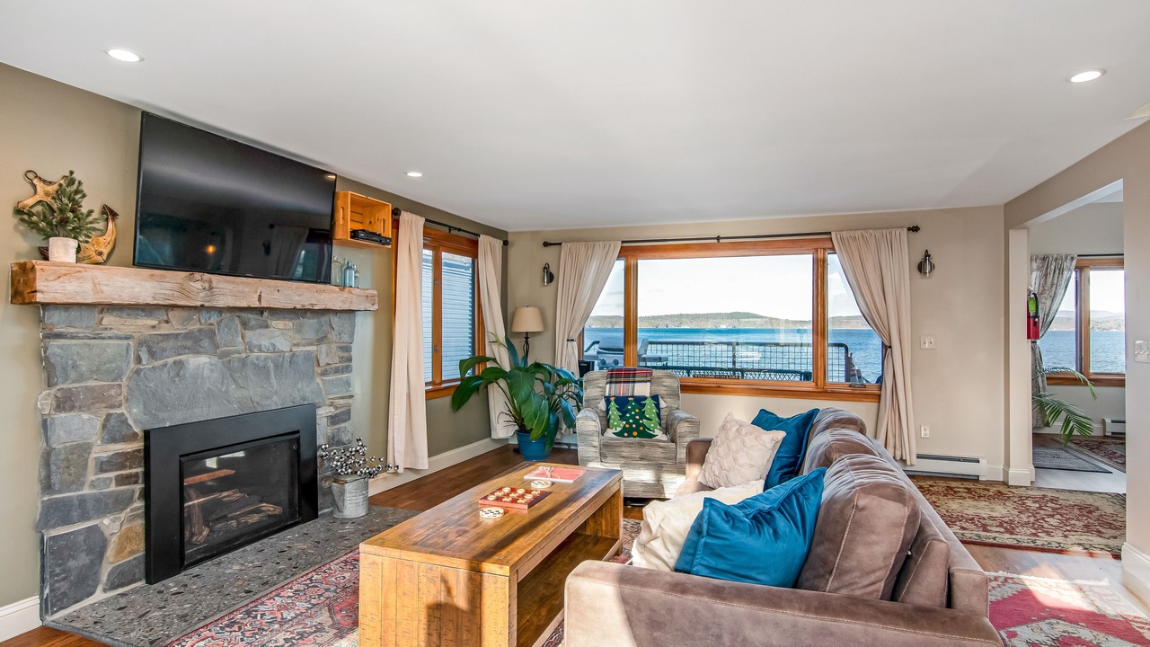 Photo of Livingroom in Malletts Bay