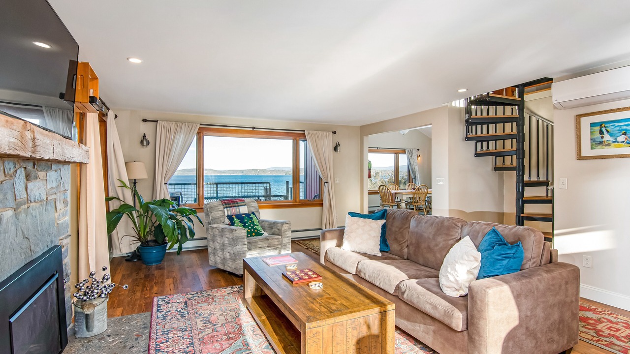 Photo of Bedroom in Malletts Bay