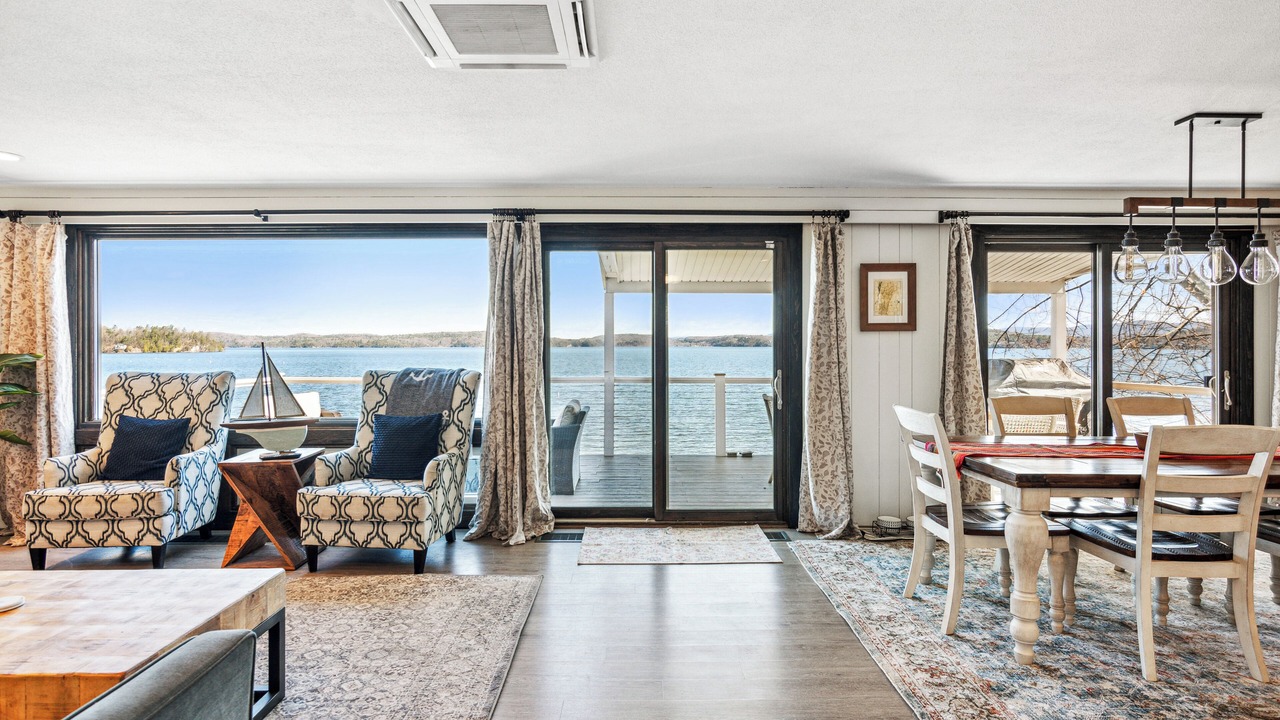 Photo of Livingroom in Malletts Bay