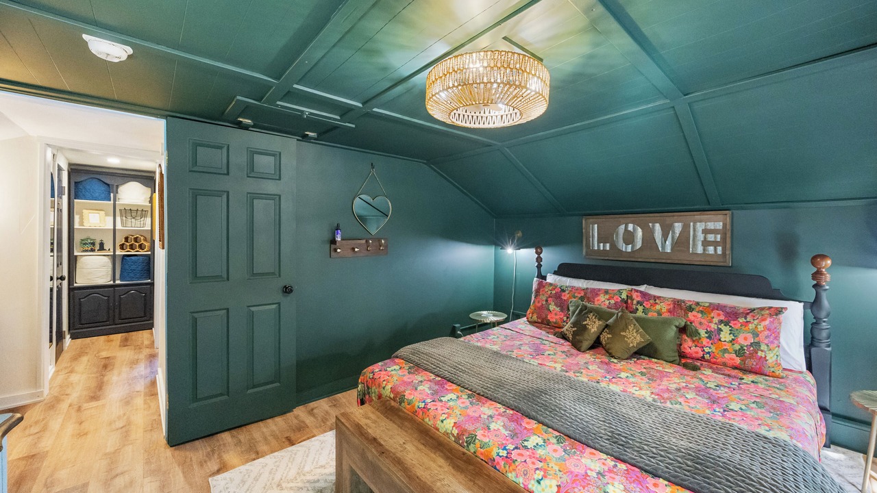 Photo of Bedroom in Oswego