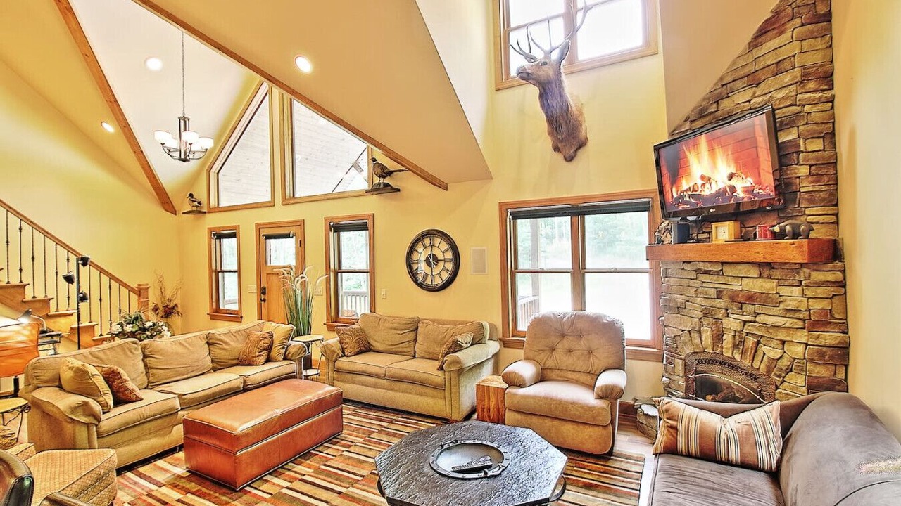 Photo of Livingroom in Ellicottville