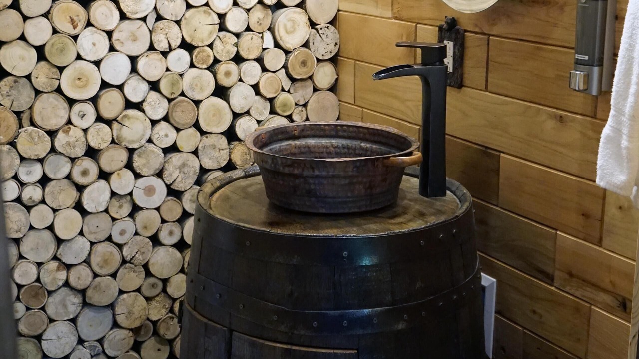 Photo of Bathroom in Henlawson