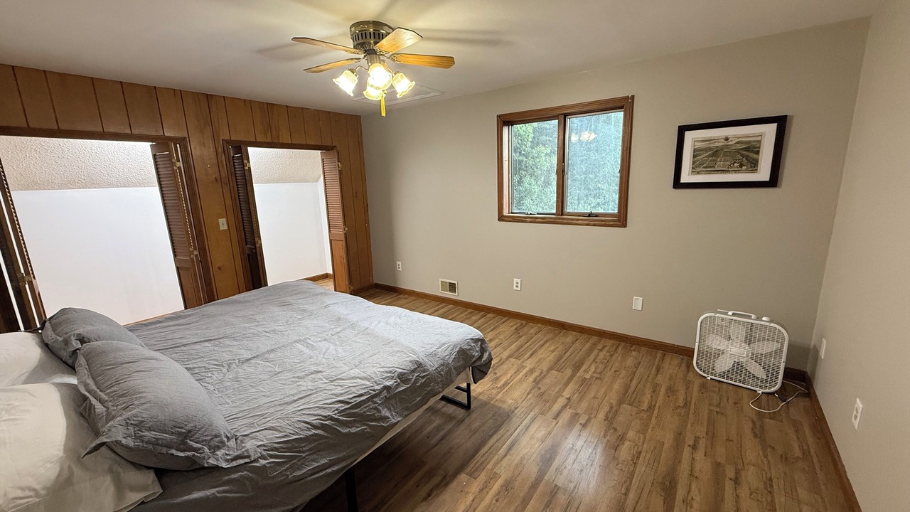 Photo of Bedroom in Gilman