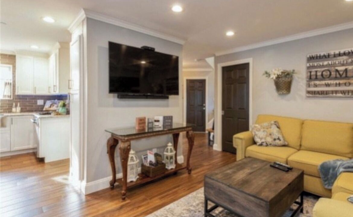 Photo of Livingroom in Plainedge