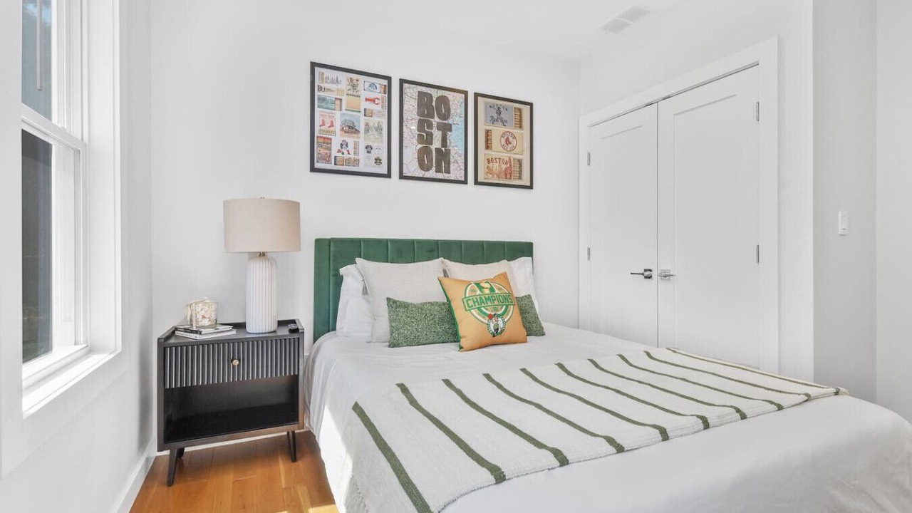 Photo of Bedroom in East Somerville