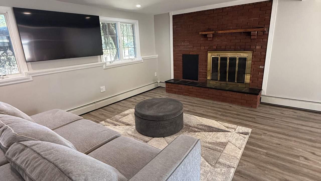 Photo of Livingroom in South Farmingdale