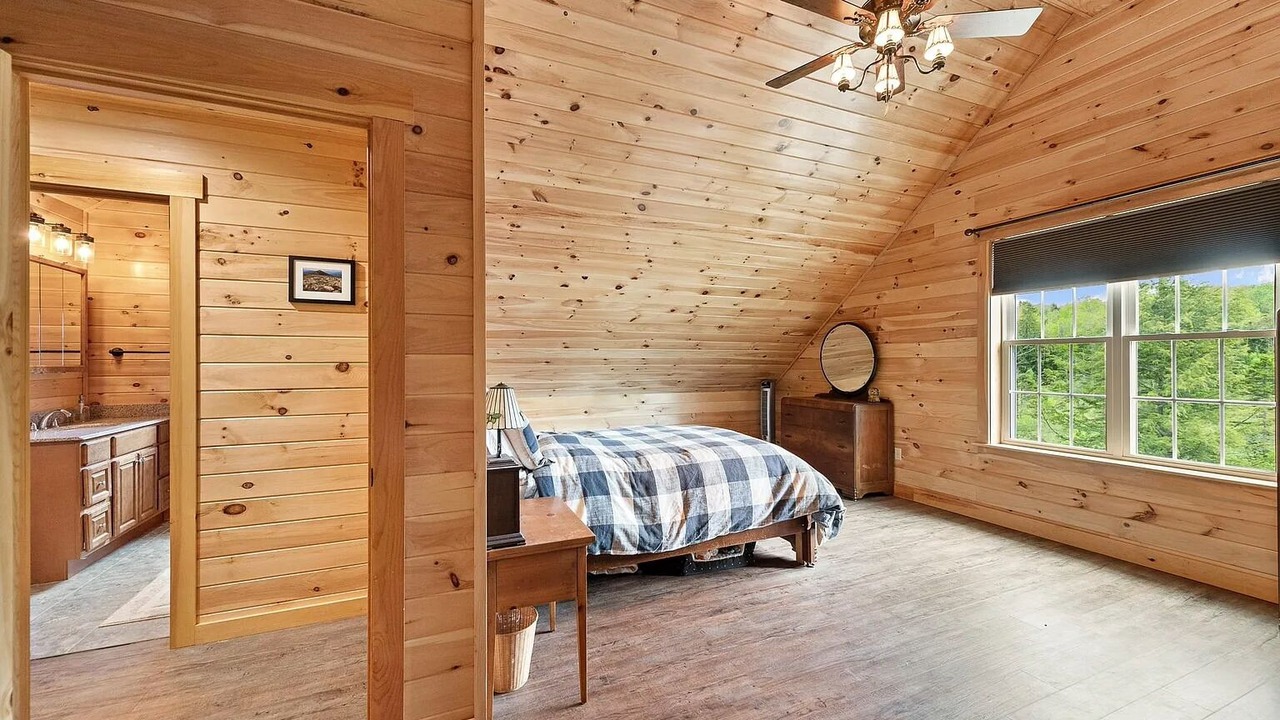 Photo of Bedroom in Stark