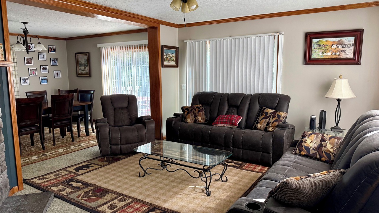 Photo of Livingroom in Pittsfield