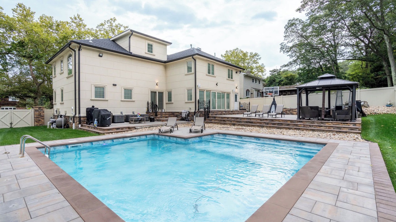 Photo of Outdoor in Old Bethpage