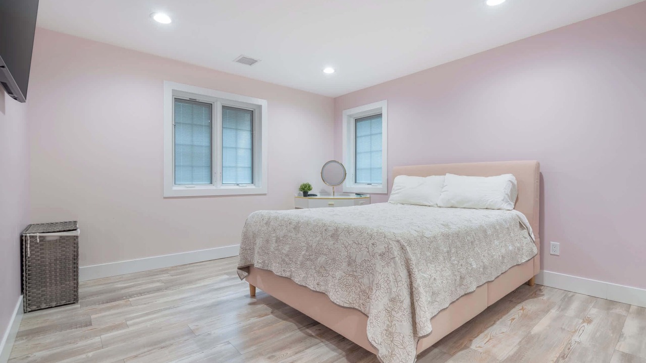 Photo of Bedroom in Old Bethpage