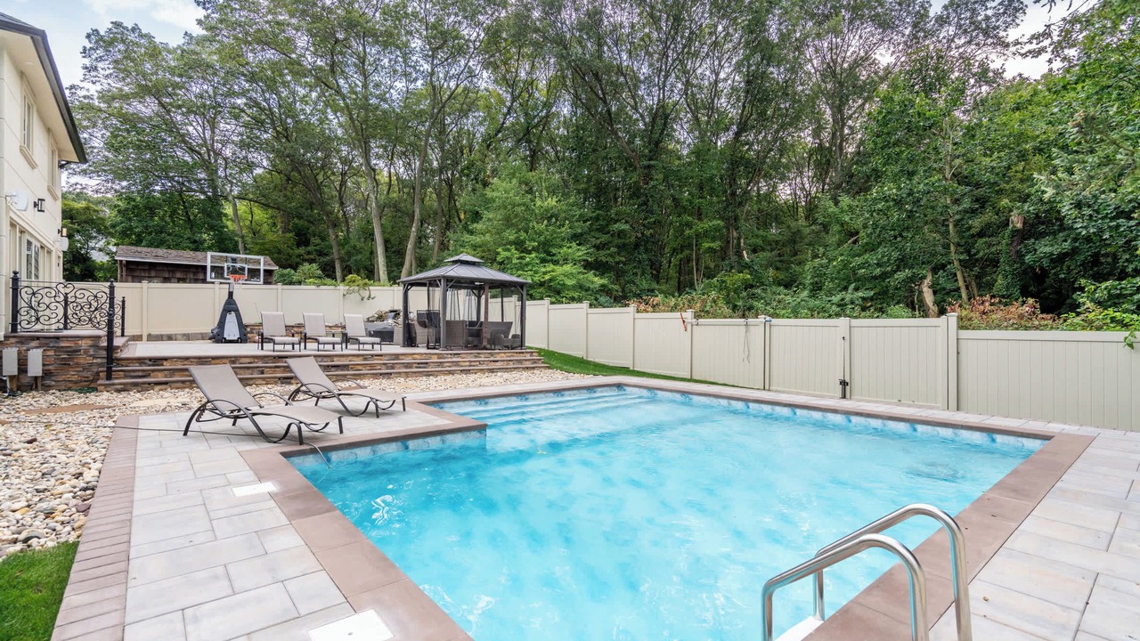 Photo of Outdoor in Old Bethpage