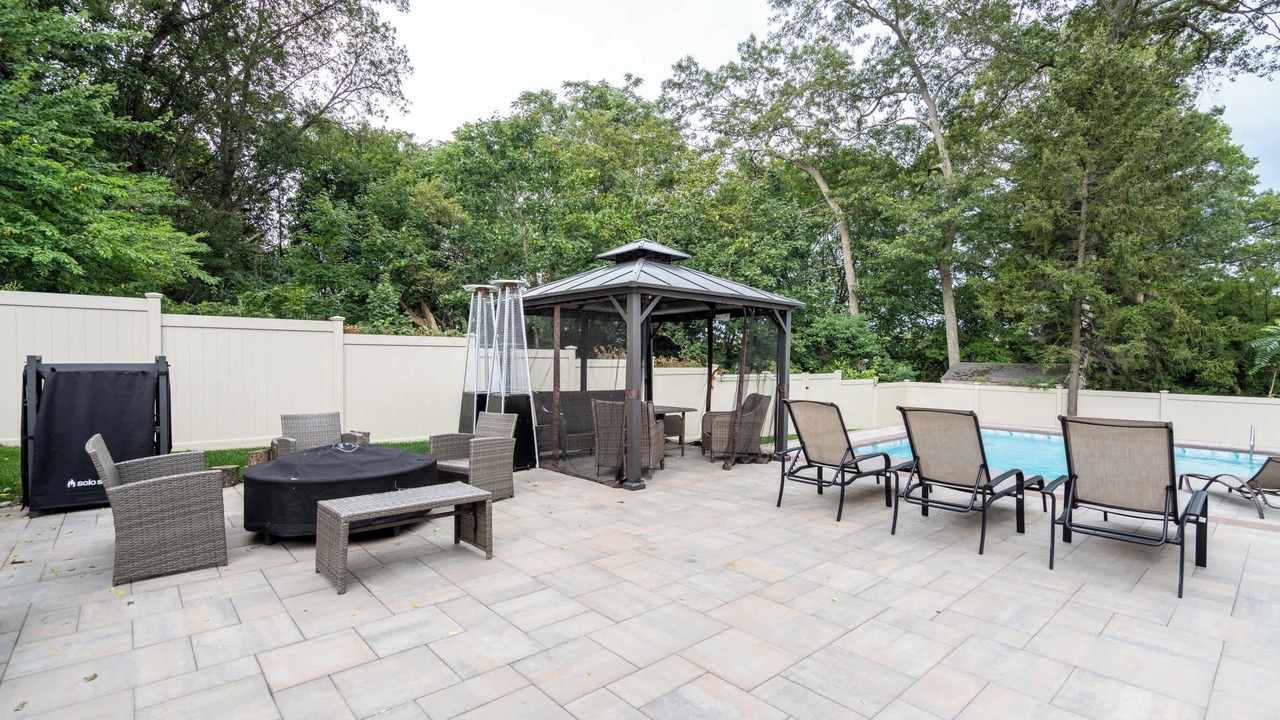 Photo of Patio Balcony in Old Bethpage