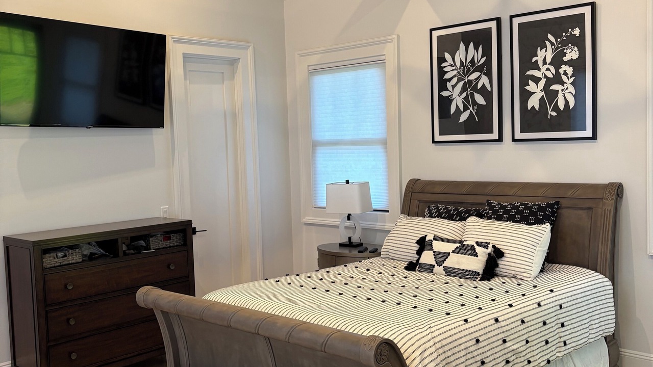 Photo of Bedroom in West Hills