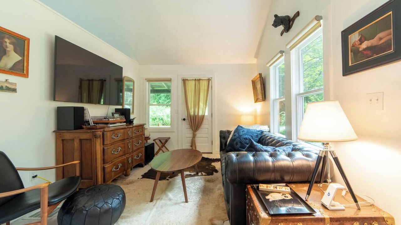 Photo of Livingroom in Lake Hill