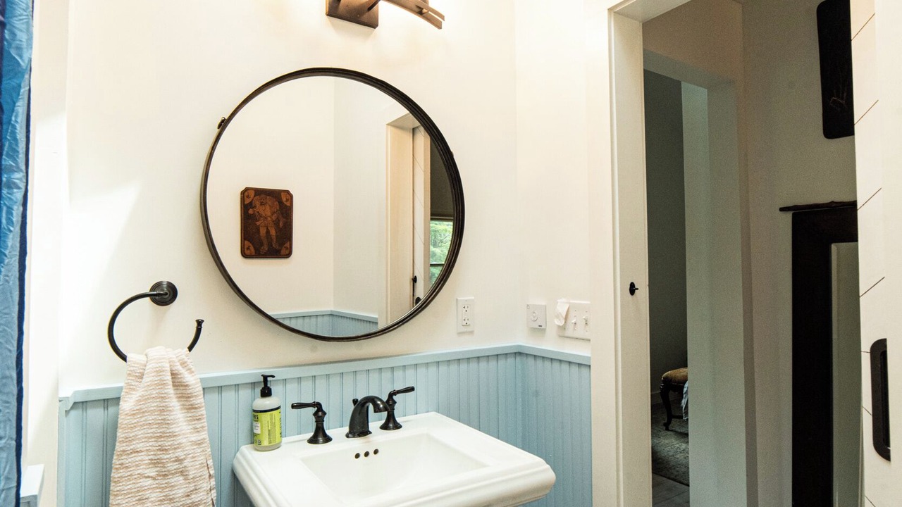 Photo of Bathroom in Lake Hill