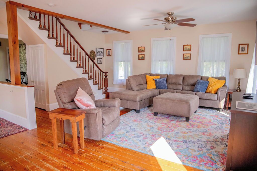 Photo of Livingroom in Canton