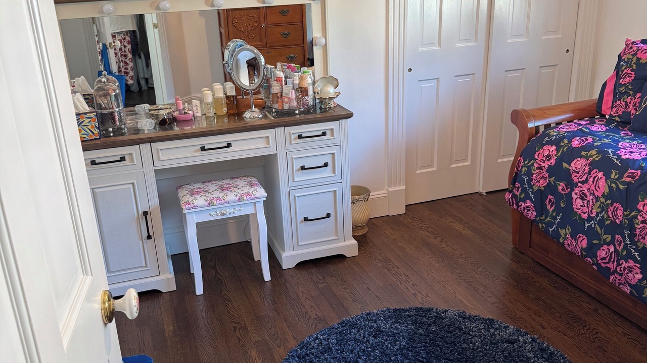 Photo of Bedroom in Old Bethpage