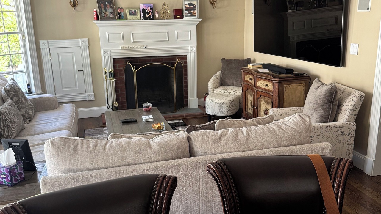 Photo of Livingroom in Old Bethpage