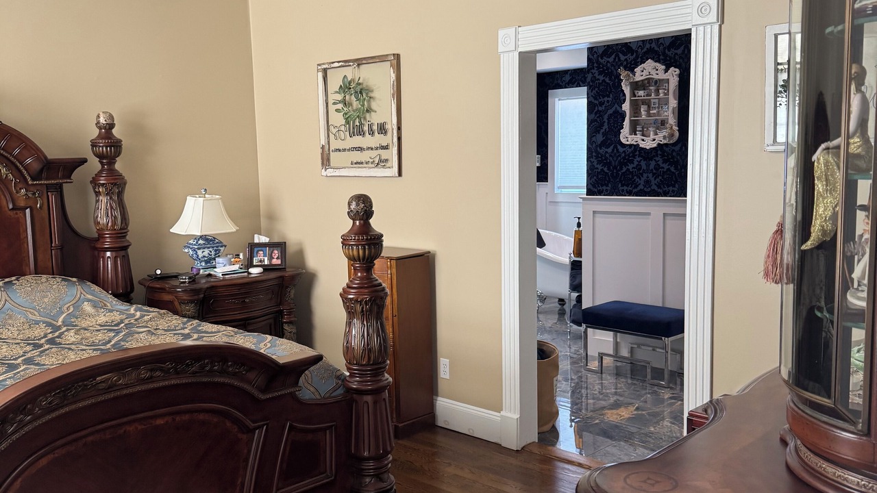 Photo of Bedroom in Old Bethpage