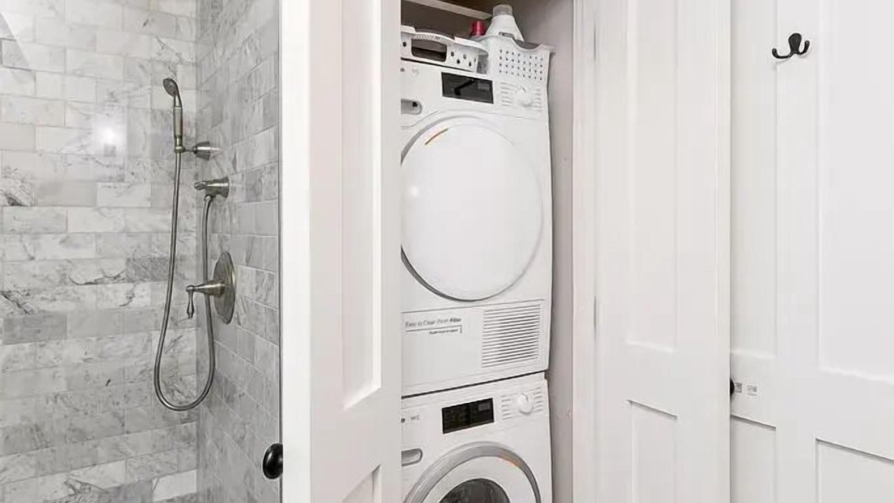 Photo of Bathroom in Warren