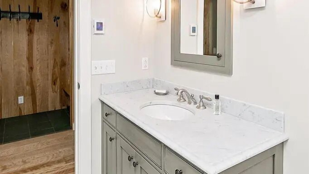 Photo of Bathroom in Warren