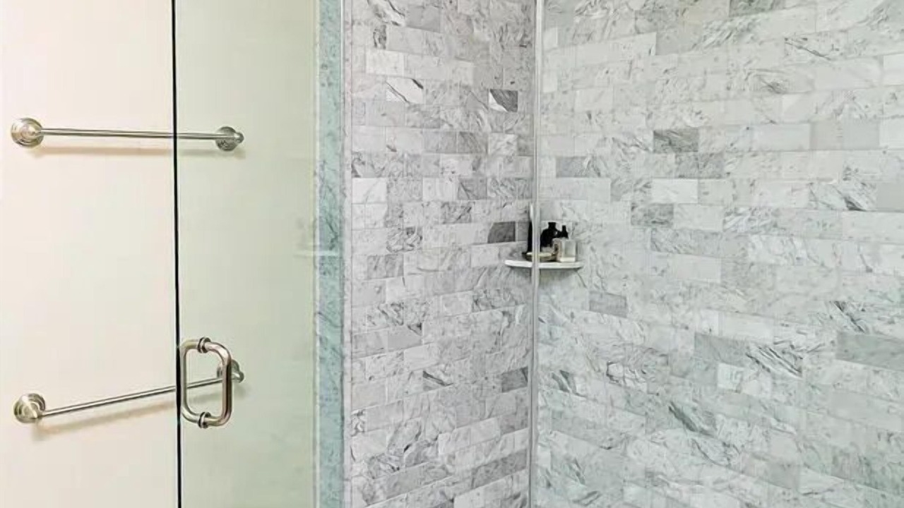Photo of Bathroom in Warren