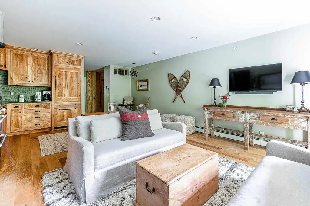 Photo of Livingroom in Warren