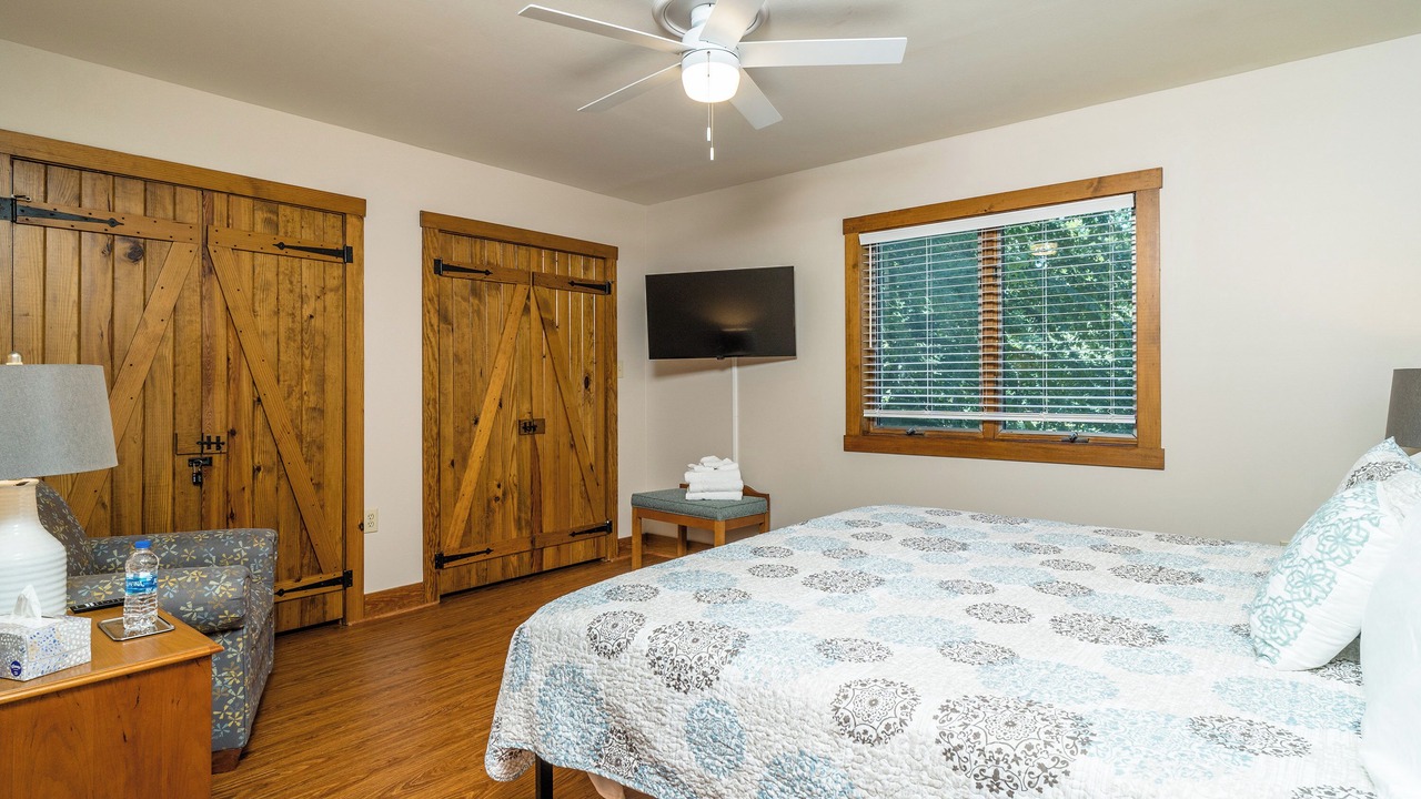 Photo of Bedroom in Massanutten