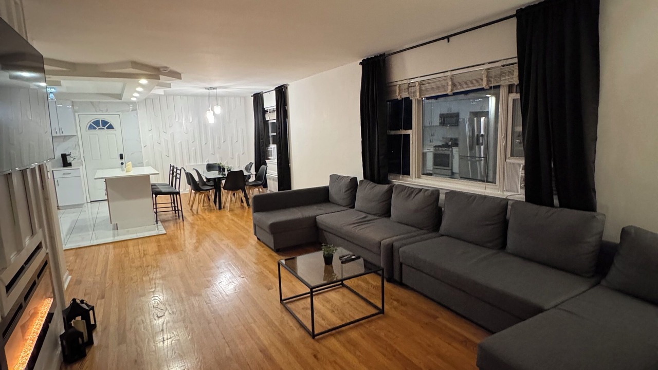 Photo of Livingroom in Southeast Yonkers