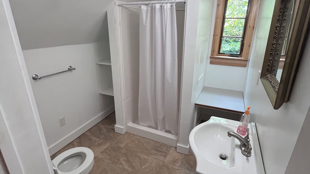 Photo of Bathroom in Shushan