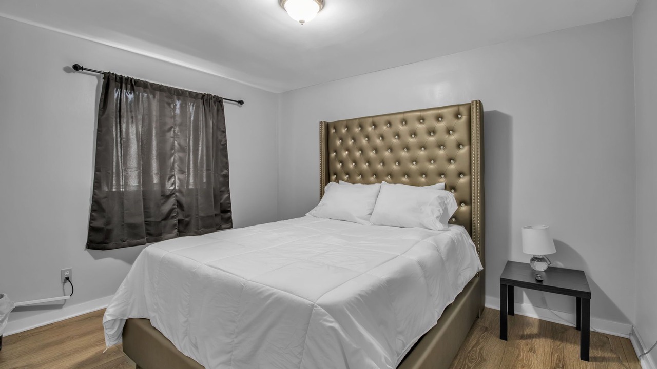 Photo of Bedroom in Williamsville
