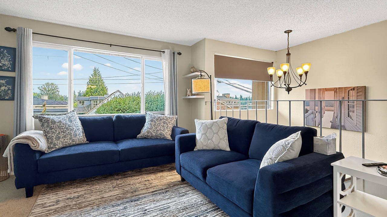 Photo of Livingroom in Silver Lake