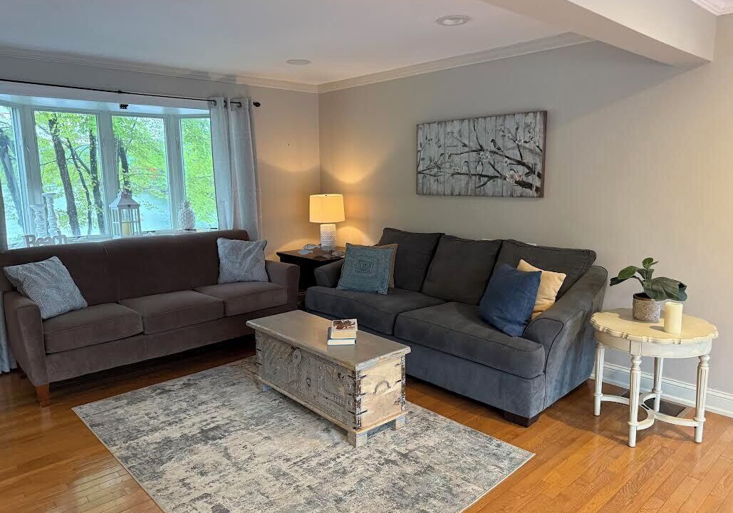 Photo of Livingroom in The Bays
