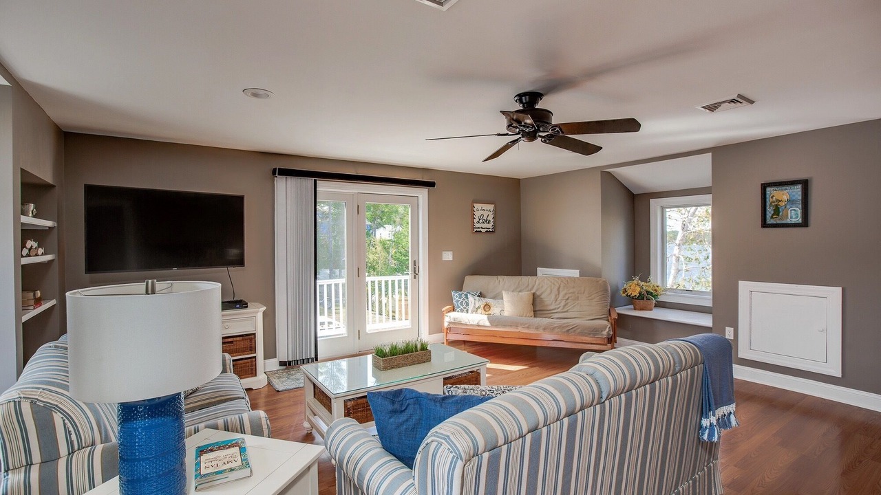 Photo of Livingroom in The Bays