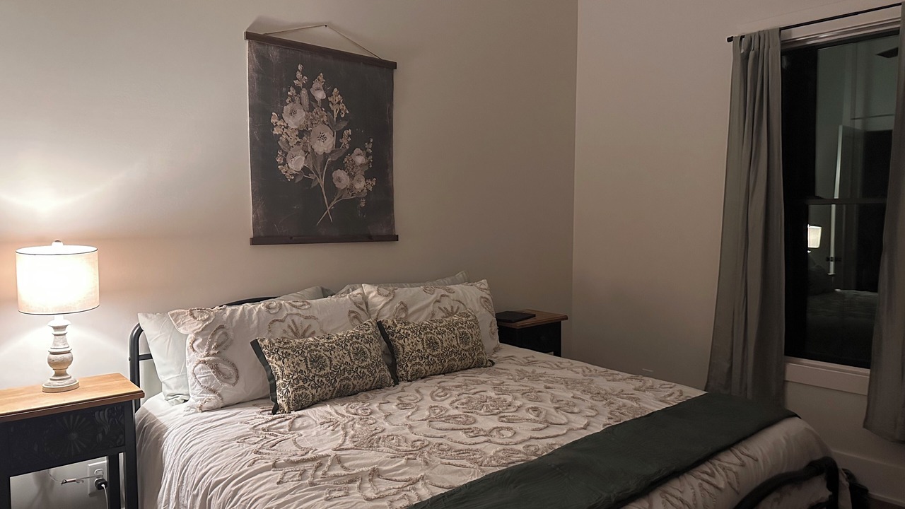 Photo of Bedroom in Keslers Cross Lanes