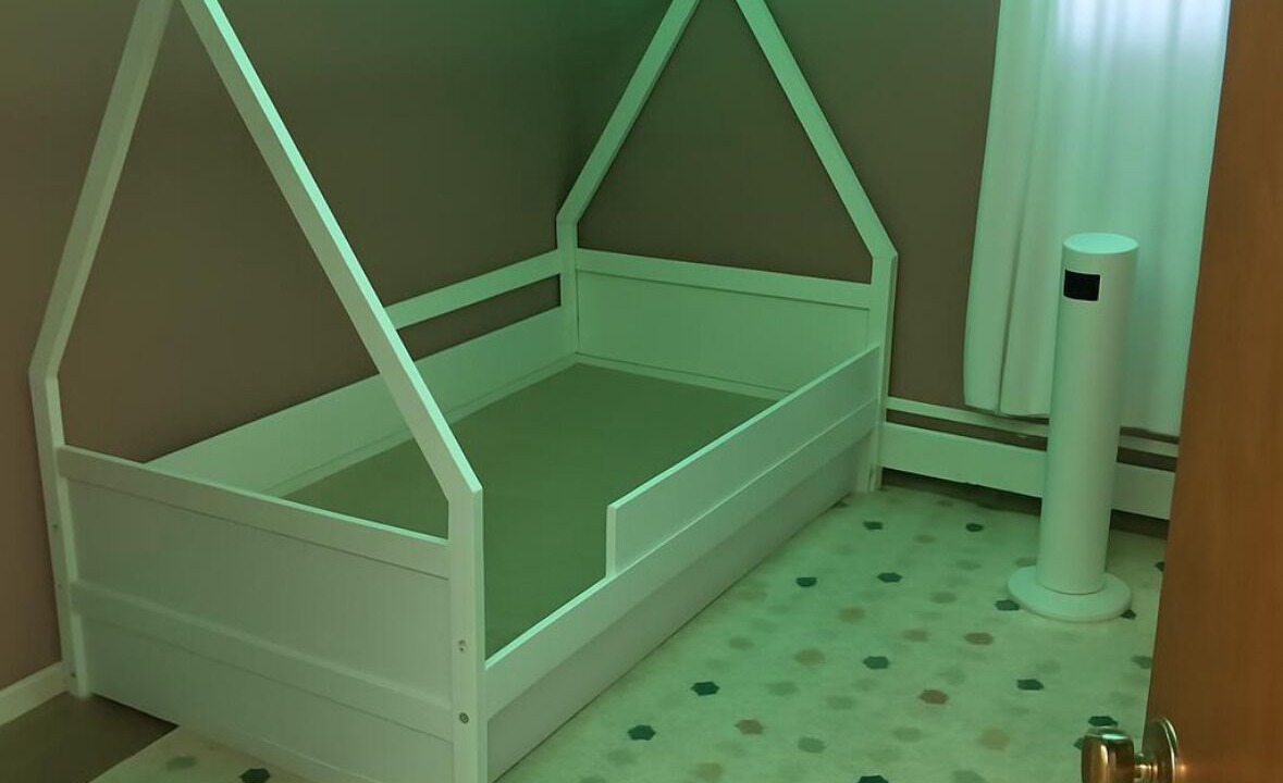 Photo of Bedroom in Farmingdale